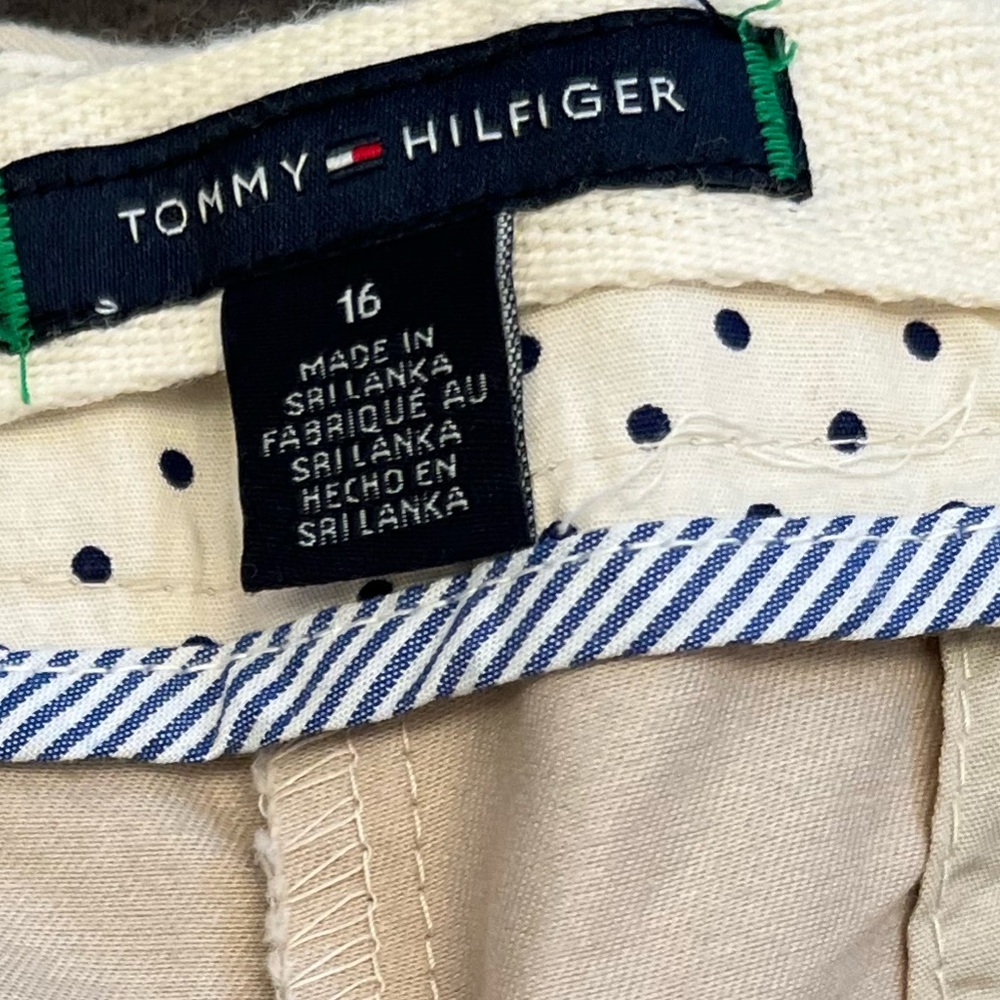 Tommy Hilfiger khaki color size 16 shorts - Picture 2 of 5